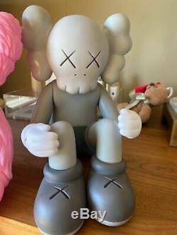 BRAND NEW Kaws BFF Seeing / Watching PINK Limited Edition FAST SHIPPING
