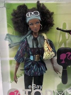 Barbie Top Model Nikki 12 Doll with Fashion Accessories Brand New