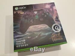 Like brand new (used) Xbox One SEA of THIEVES Limited Edition CONTROLLER and DLC