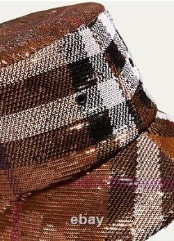 Nouvelle édition limitée ? Chapeau seau à sequins Burberry, prix de vente de 1 950 $