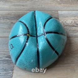 Nouvelle édition limitée de Tiffany & Co X Spalding Basketball