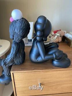 Tout Neuf Kaws Bff Seeing / Watching Black Limited Edition Expédition Rapide