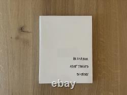 Un livre d'idées sur les t-shirts par Stussy (édition limitée) tout neuf et scellé