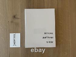 Un livre d'idées sur les t-shirts par Stussy (édition limitée) tout neuf et scellé